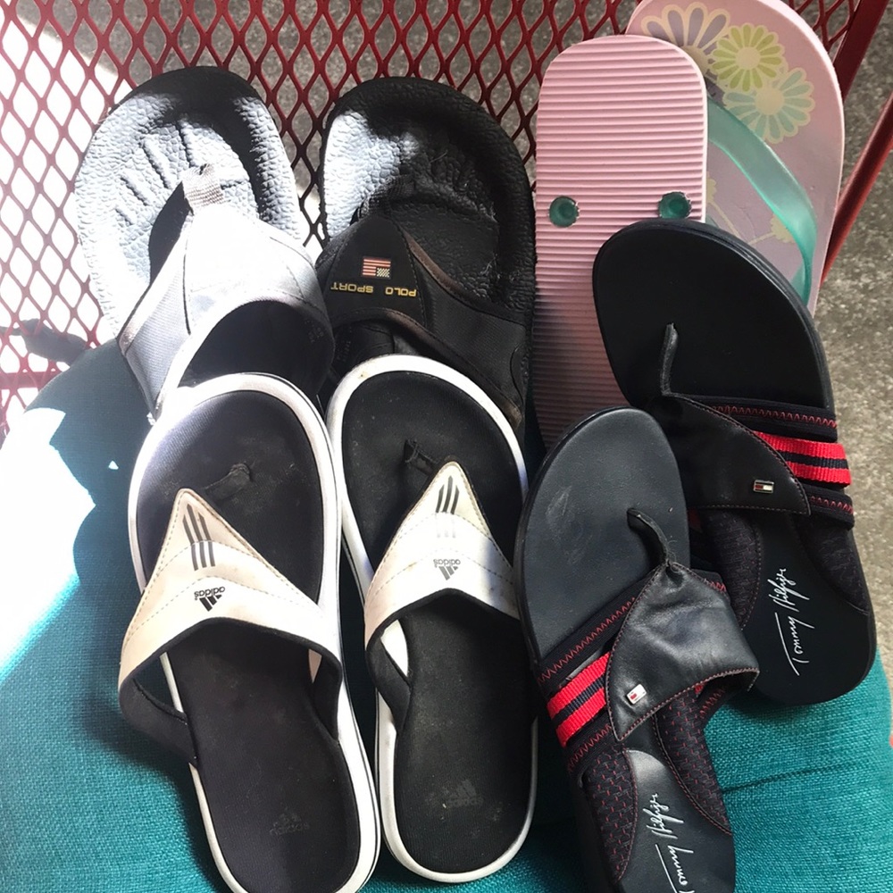 Flip flop bundle of 4 - appears to be size 5 & 6
